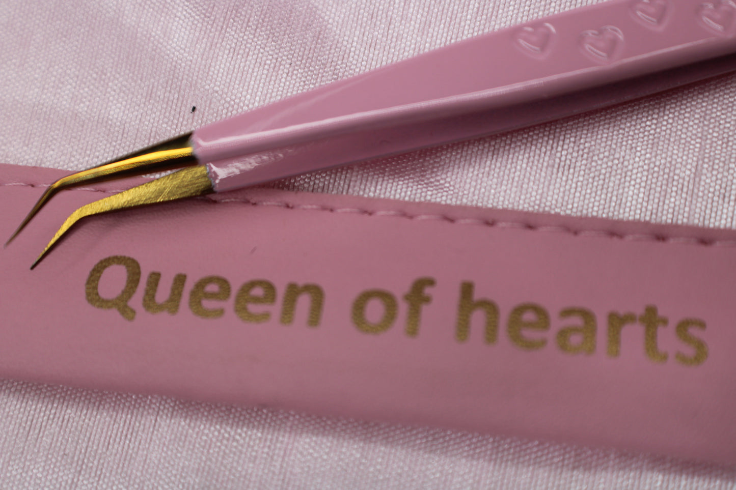 Queen of hearts Pink: Isolation