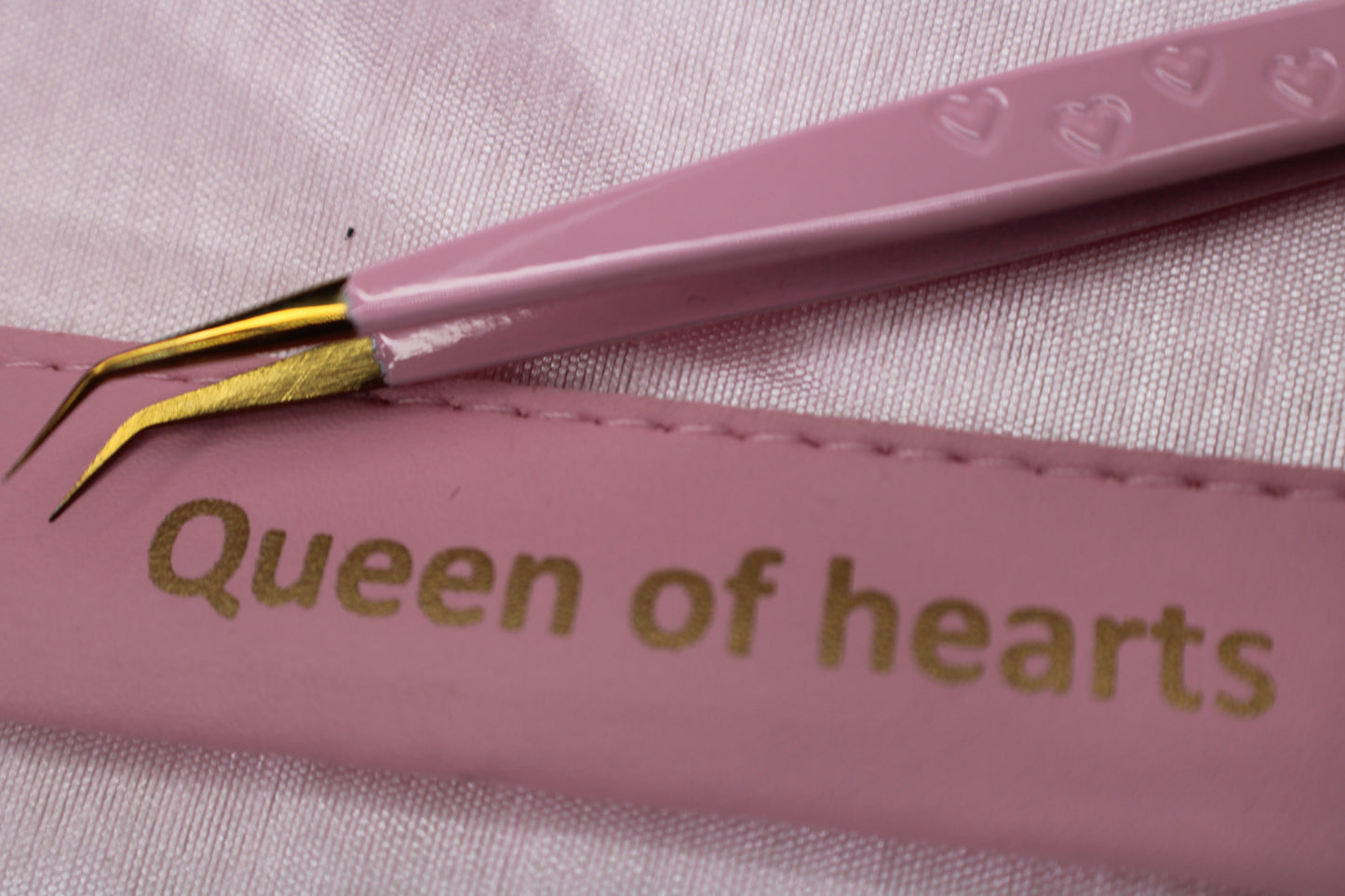 Queen of hearts Pink: Isolation